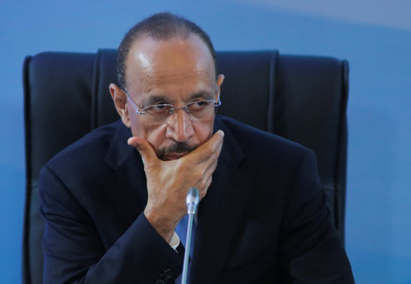  وزير الطاقة السعودي: ناقشت مع رئيس الوزراء الجزائري سبل إعادة الاستقرار لأسواق النفط