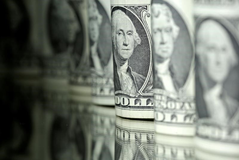  الدولار يسجل أعلى مستوى في 3 أشهر مقابل الين بعد فوز آبي